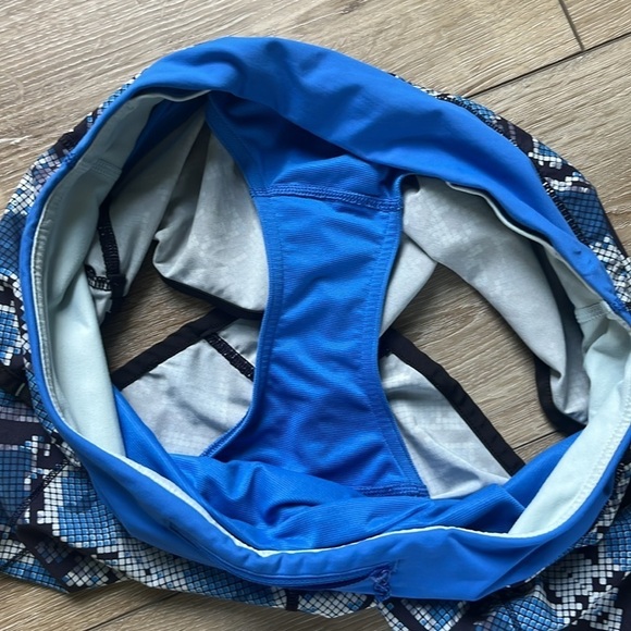 Lululemon Speed Short *4-way Stretch
Mini Ziggy Snake Caspian Blue Pipe Dream - Picture 8 of 9